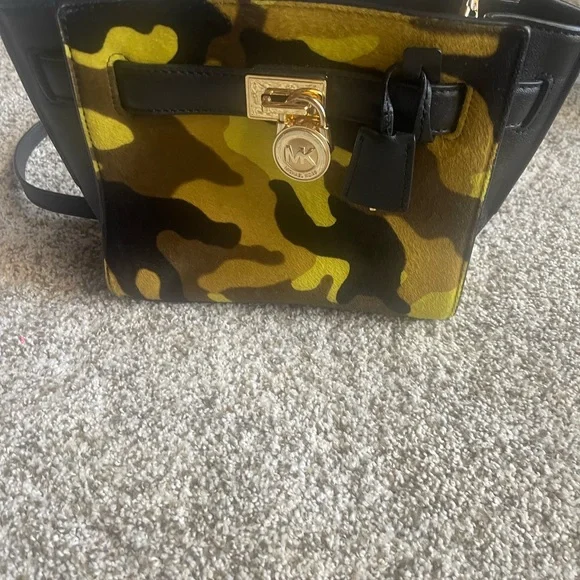 Michael Kors camouflage handbag and wallet - Picture 2 of 8